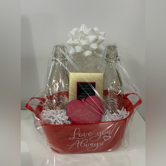 Victoria’s Secret / Bath Valentine’s Day Gift Basket - Picture 2 of 4